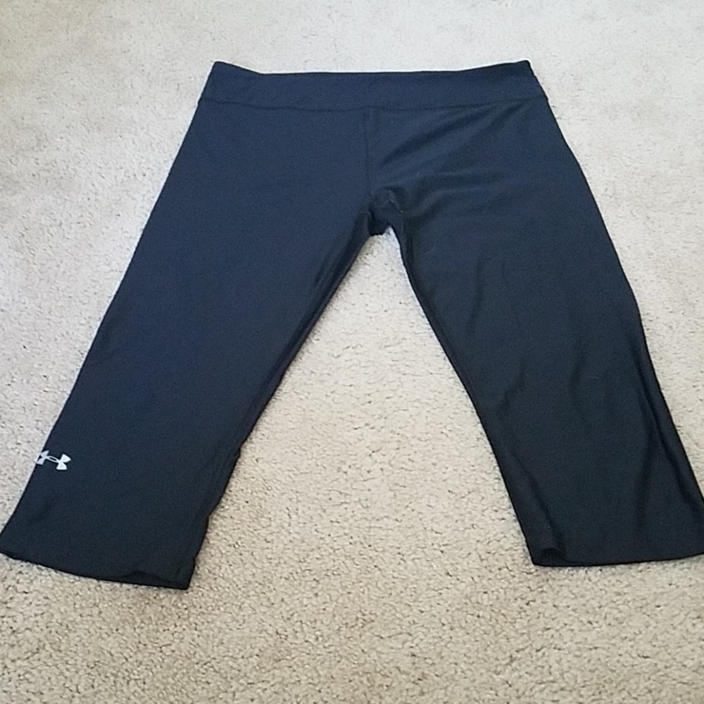 Cropped black leggings